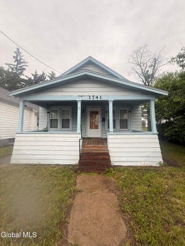 1741 Avenue H, Schenectady, NY