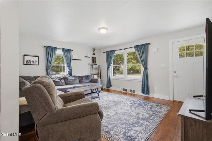 9 Sumter Avenue, Guilderland, NY, photo 4