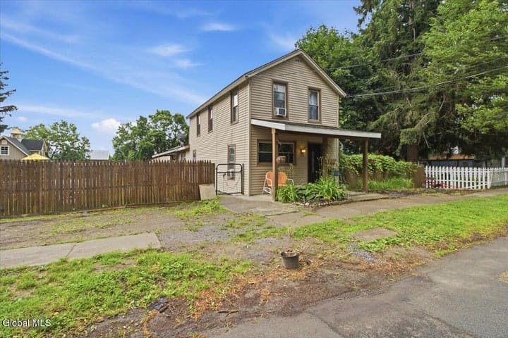 68 Marvin Street, Saratoga Springs, NY, photo 2