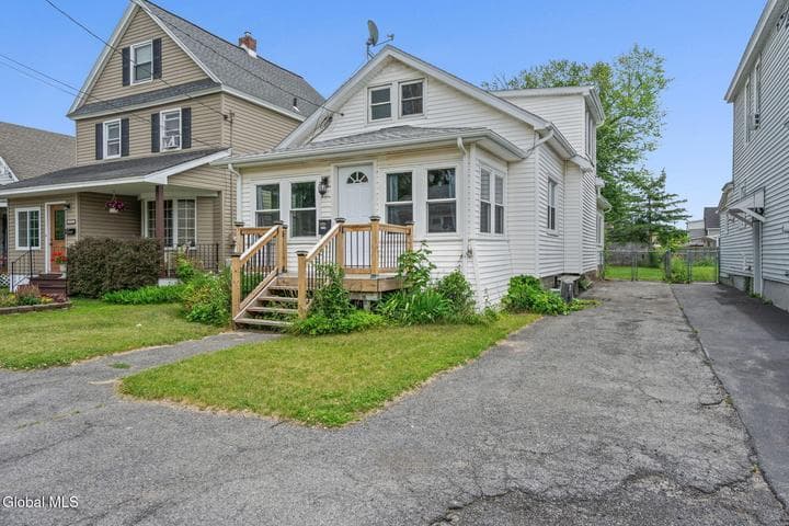 2726 Denver Avenue, Rotterdam, NY, photo 2