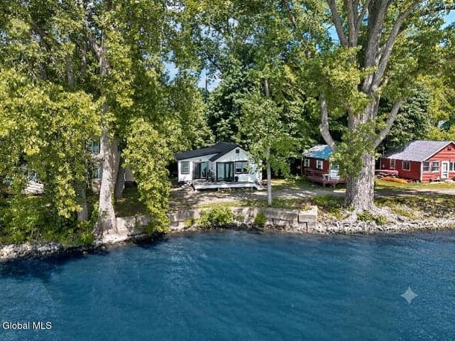 120 Ferry Road, Crown Point, NY