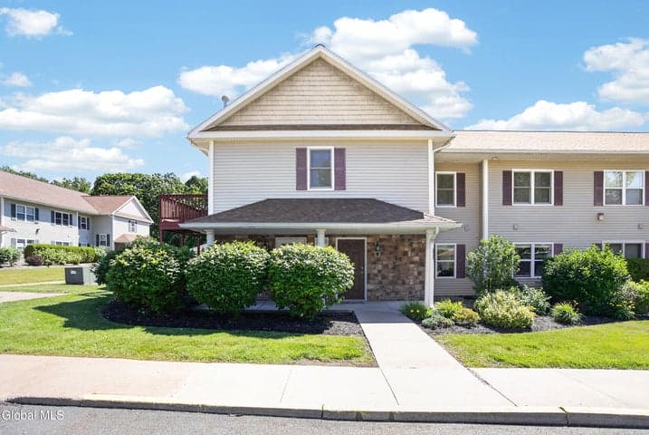 1200 Hillside Avenue #APT 702, Niskayuna, NY