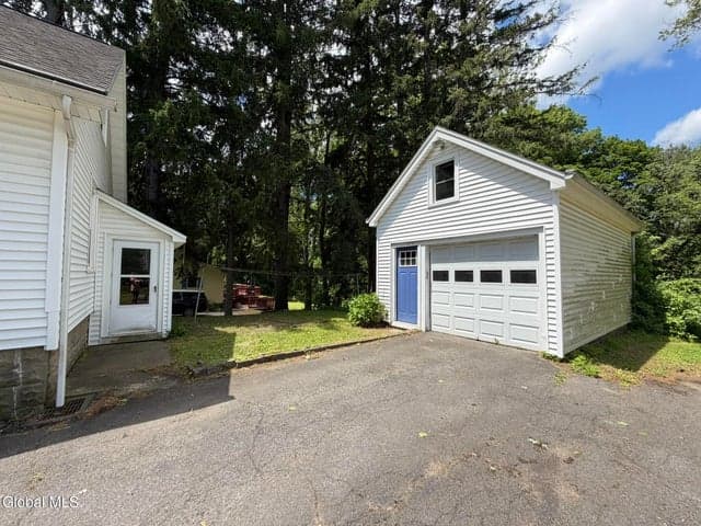 34 Hamilton Street, Guilderland, NY, photo 3