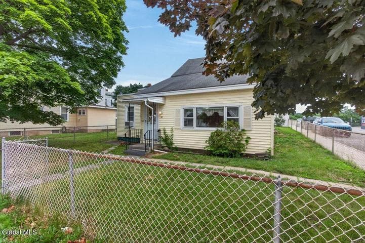 187 Park Avenue, Cohoes, NY, photo 2