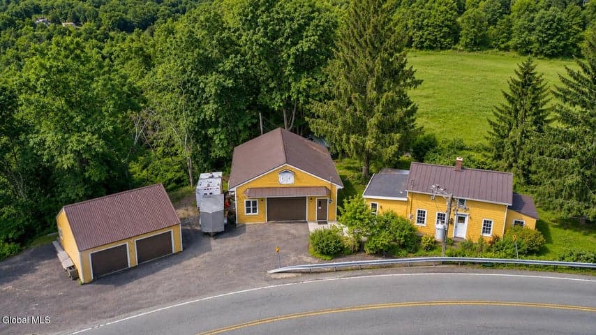 520 McChesney Ave Extension, Brunswick, NY