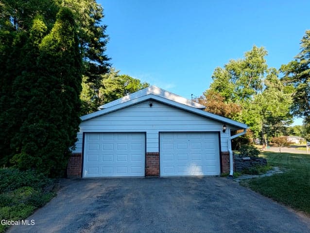 16 Sylvan Lane, Clifton Park, NY, photo 3