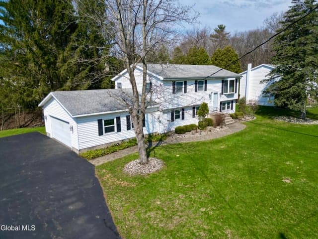 48 Grissom Drive, Clifton Park, NY, photo 2
