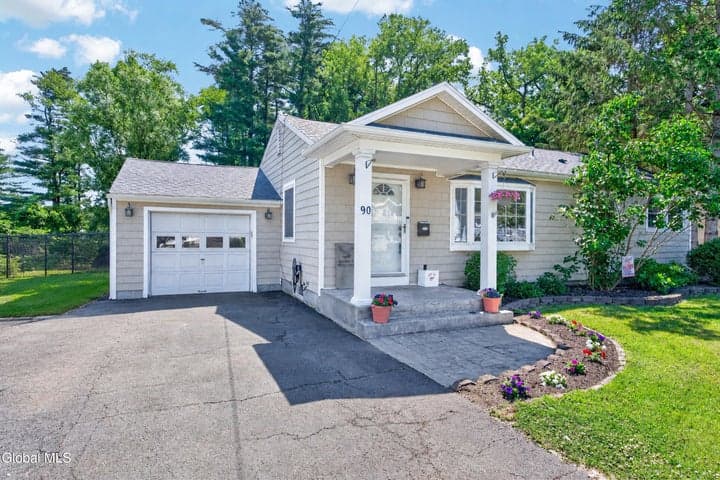 90 Elsmere Avenue, Delmar, NY, photo 2