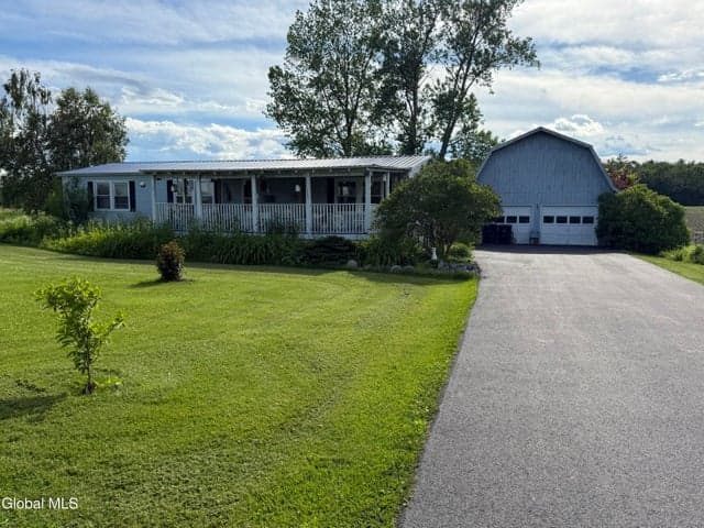 50 W Starbuck Lane, Fort Ann, NY, photo 1