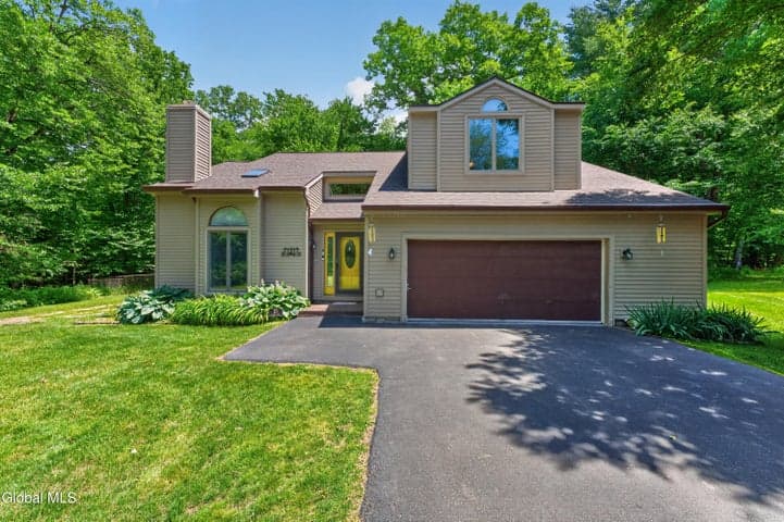 15 Arbor Lane, Clifton Park, NY, photo 1