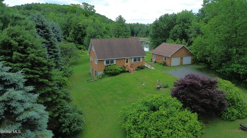 11 Hampton Heights Way, Whitehall, NY, photo 2