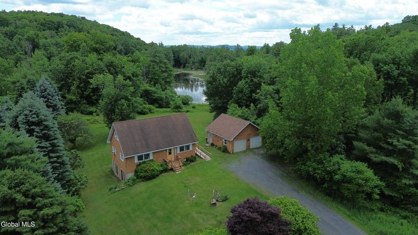 11 Hampton Heights Way, Whitehall, NY, photo 3