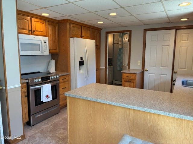464 8th Avenue, Troy, NY, photo 5