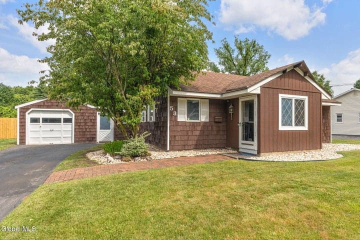 53 Miracle Lane, Loudonville, NY, photo 2
