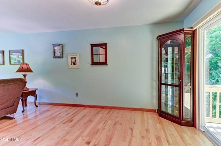 620 Michelle Way, Niskayuna, NY, photo 4