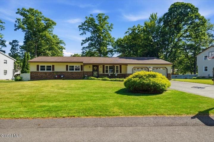 7 Turnberry Lane, Clifton Park, NY, photo 2