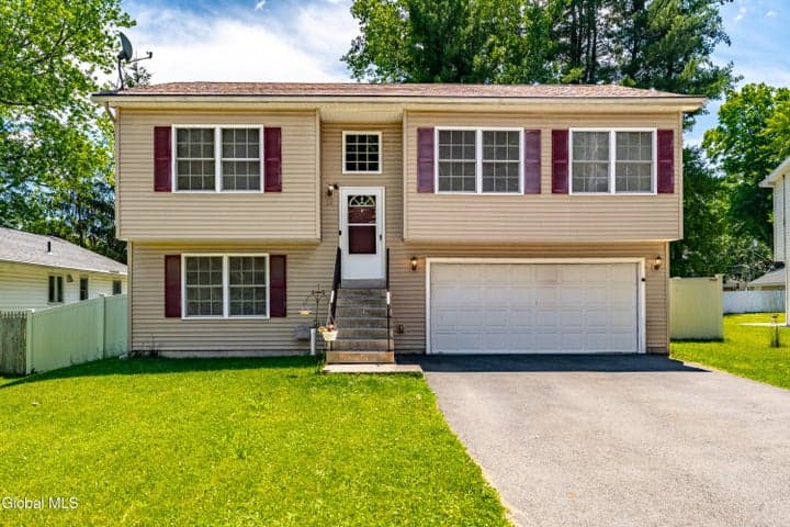 14 Booth Street, Colonie, NY
