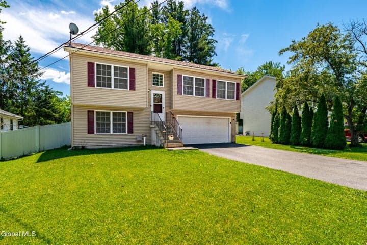 14 Booth Street, Colonie, NY, photo 2