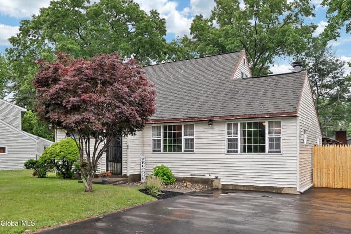 95 Locust Park, Colonie, NY, photo 2