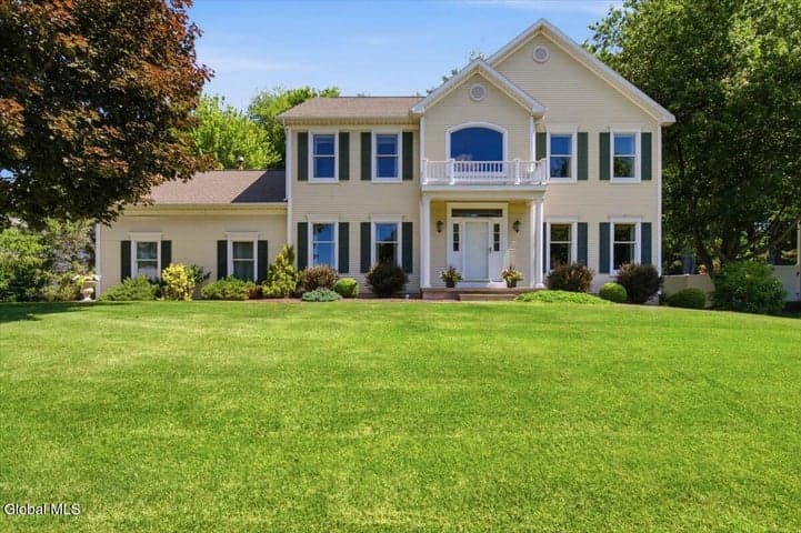 27 Mosall Drive, Slingerlands, NY