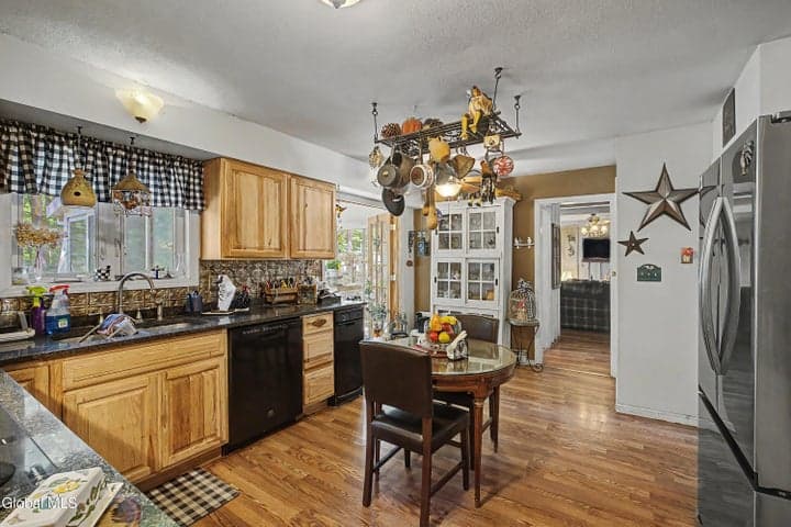 4 Pine Knoll Drive, Wilton, NY, photo 4