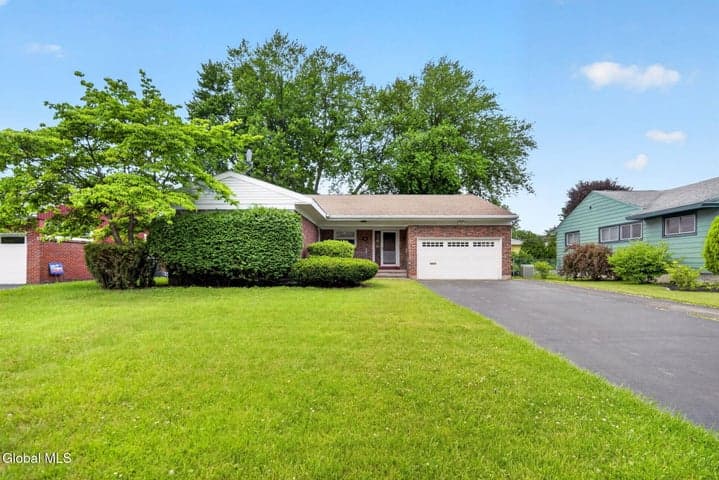 30 Colonial Avenue, Albany, NY