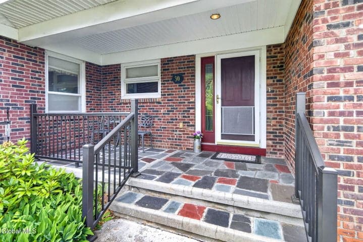 30 Colonial Avenue, Albany, NY, photo 4