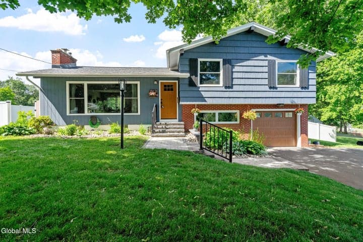 21 Jane Drive, Schenectady, NY