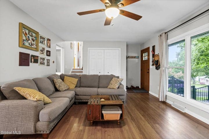 21 Jane Drive, Schenectady, NY, photo 4