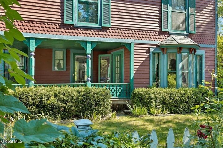 5 Albany Avenue, Round Lake, NY, photo 3