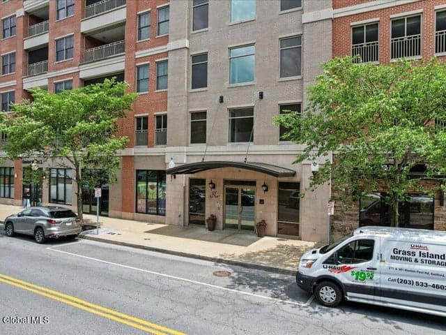 38 High Rock Avenue #2C, Saratoga Springs, NY, photo 1