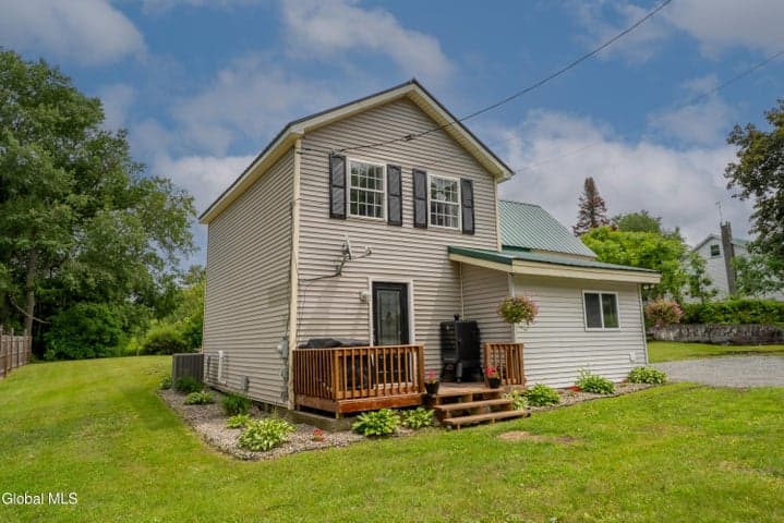 462 County Highway 122, Gloversville, NY