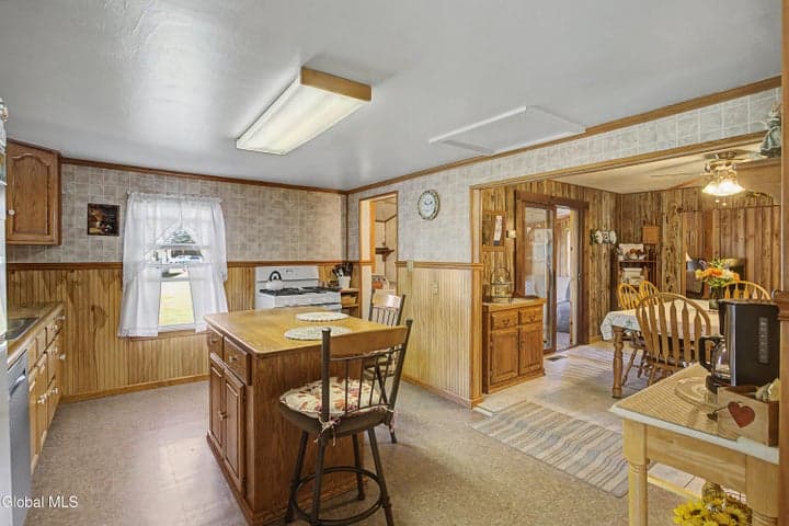 12 White Street, Corinth, NY, photo 5