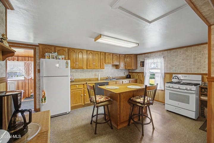 12 White Street, Corinth, NY, photo 4