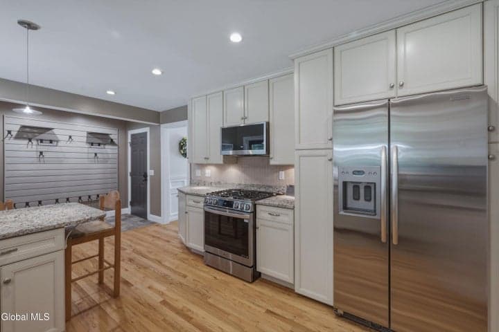 21 Heather Drive, Wilton, NY, photo 5