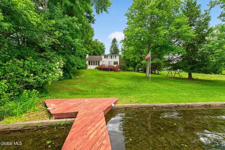 143 Lakeview Drive, Chatham, NY