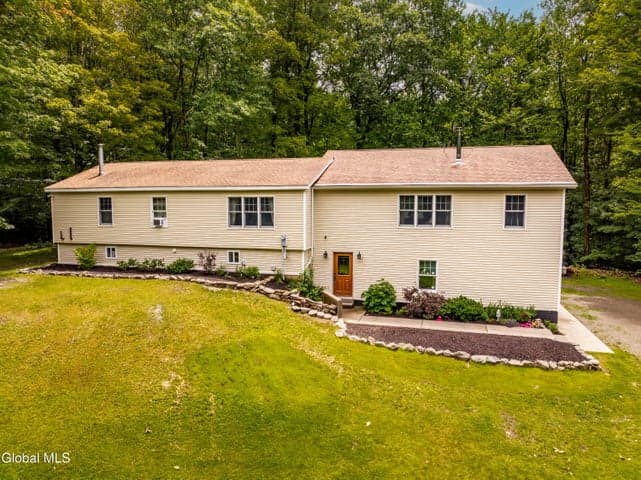 742 Babcock Lake Road, Grafton, NY