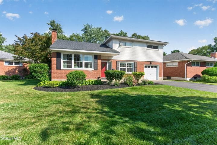 19 Gingerbread Lane, Albany, NY, photo 4