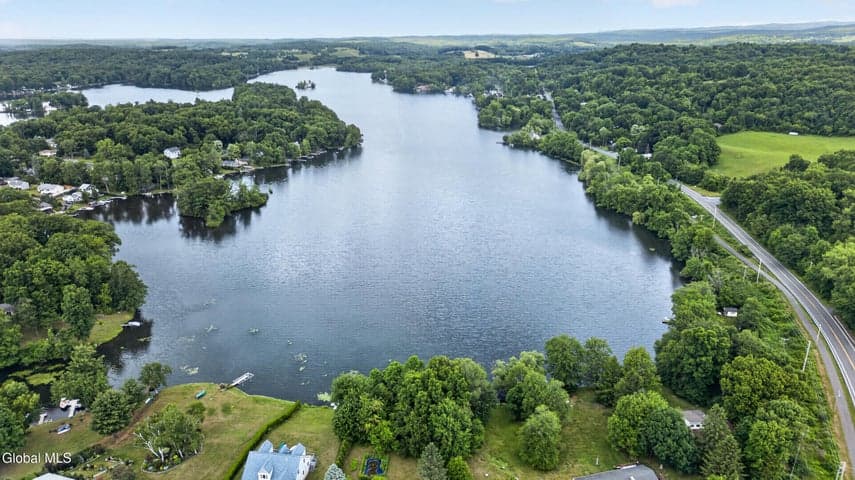 143 Lakeview Drive, Chatham, NY, photo 2