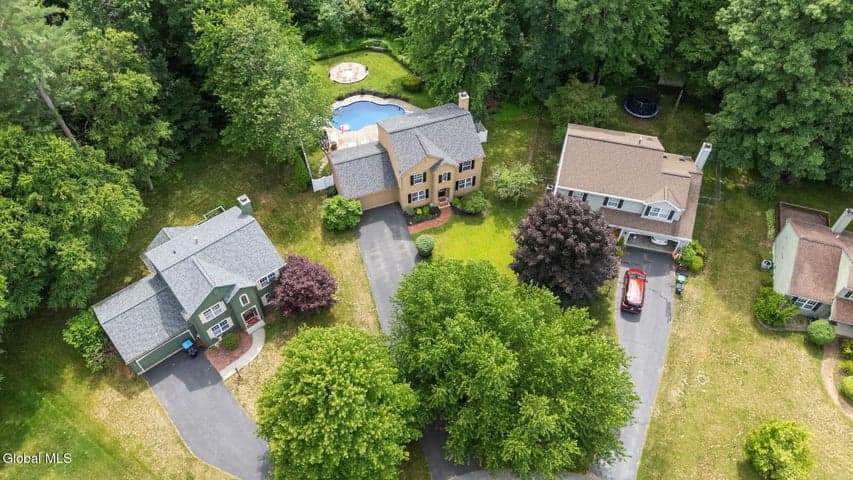 35 Commons Boulevard, Halfmoon, NY, photo 4