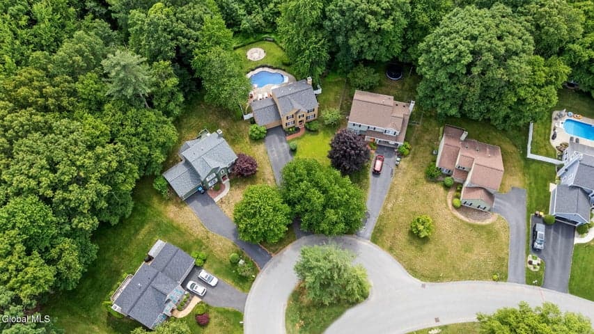 35 Commons Boulevard, Halfmoon, NY, photo 5