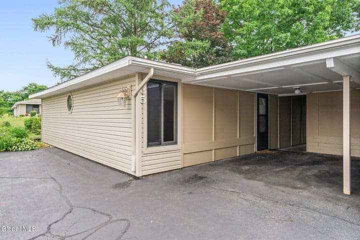 35 Donna Lynn Drive, East Greenbush, NY