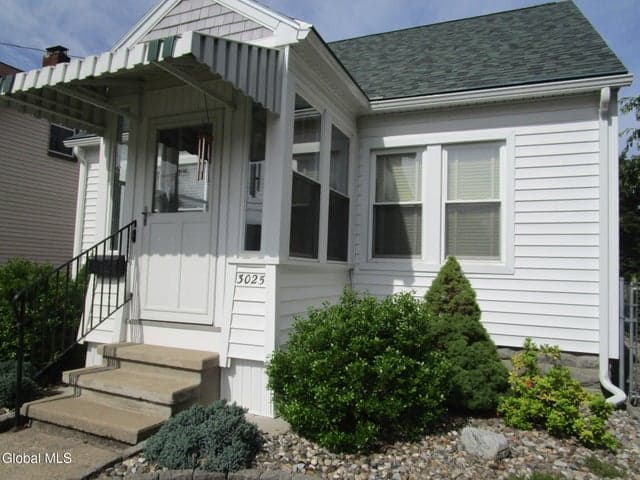 3025 Cox Avenue, Rotterdam, NY, photo 2
