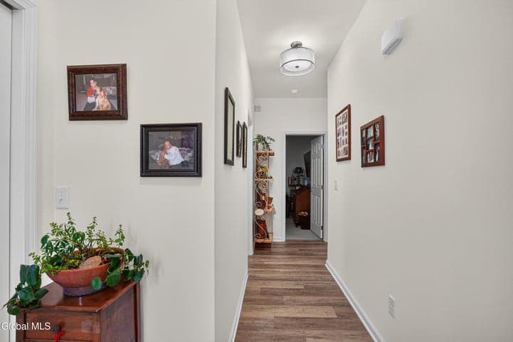 16 Joshua Place, Glenmont, NY, photo 4