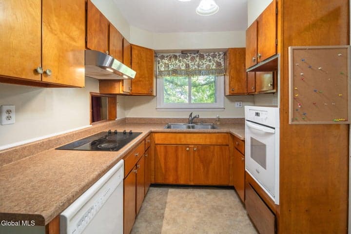 1 White Birch Lane, New Baltimore, NY, photo 4