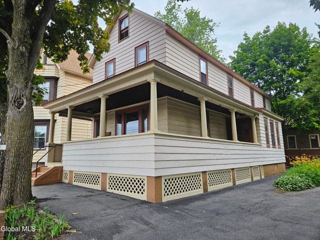 8 Schonowee Avenue, Scotia, NY