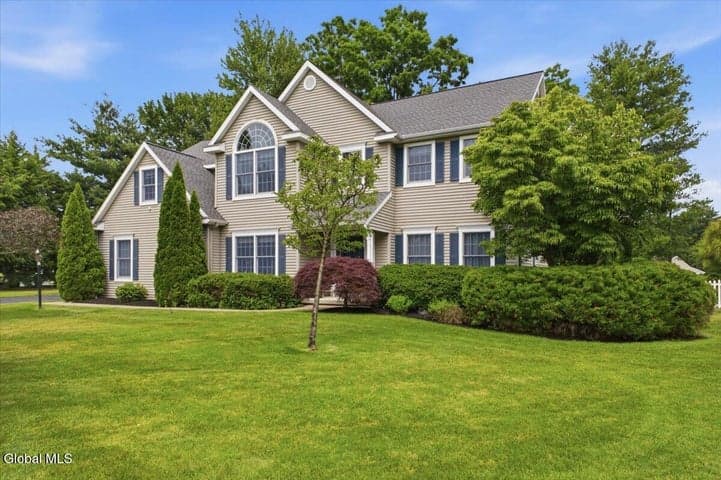 5504 Tansy Court, Guilderland, NY, photo 2