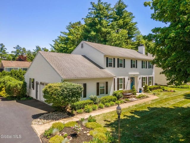 607 Salvia Lane, Guilderland, NY, photo 2