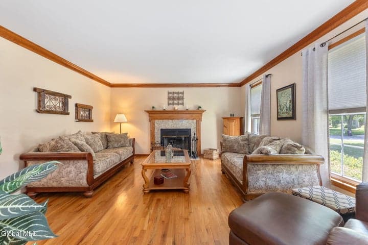607 Salvia Lane, Guilderland, NY, photo 4