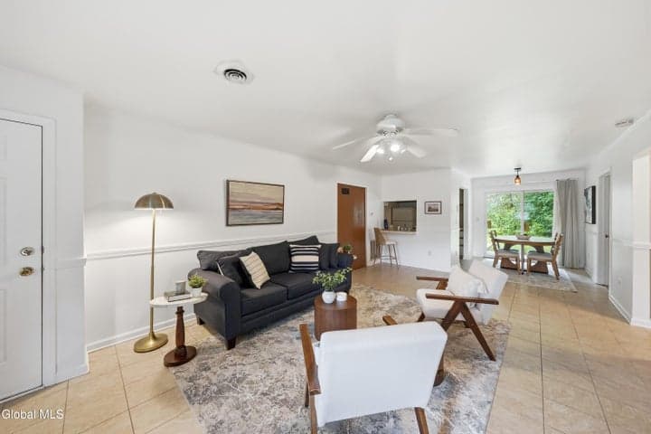 192 Cedarview Lane, Colonie, NY, photo 2